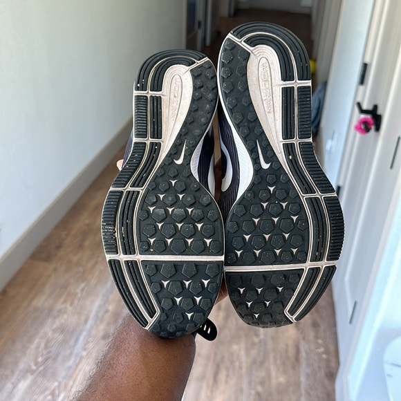 Women’s Nike running shoes - Picture 3 of 3